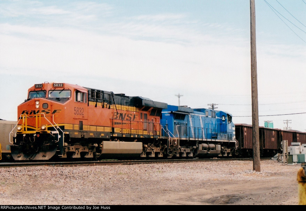 BNSF 5832 East